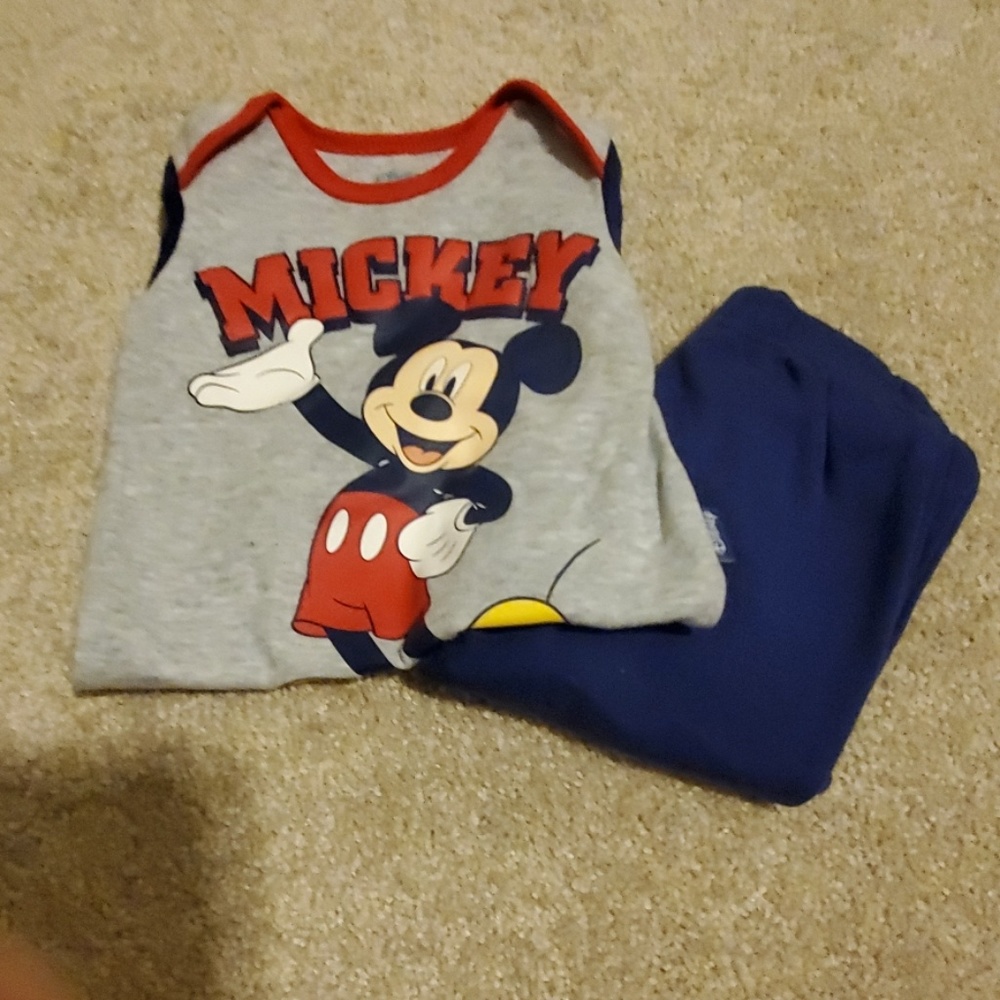 Mickey outfit